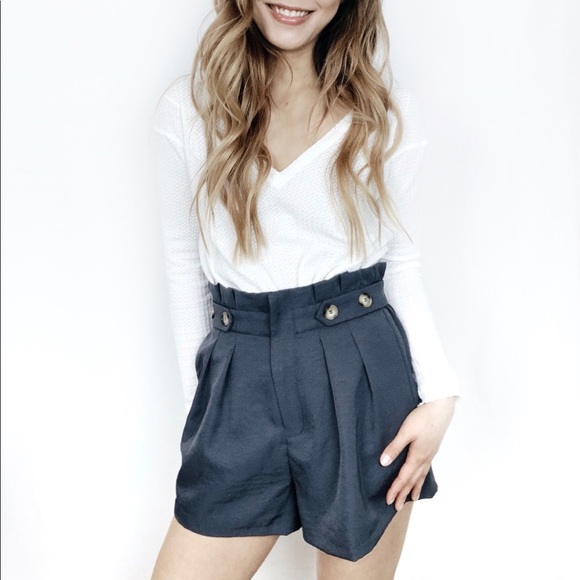 High-waisted Pleated Shorts Blue - Picture 4 of 8